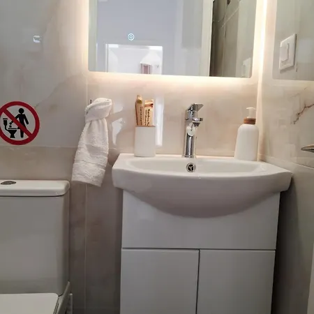 Rodini Ylia - Maisonette With Yard