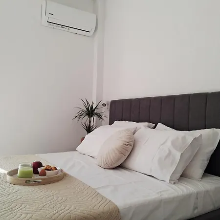 아파트 Rodini Ylia - Maisonette With Yard *
