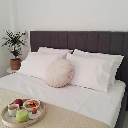 Rodini Ylia - Maisonette With Yard Appartement