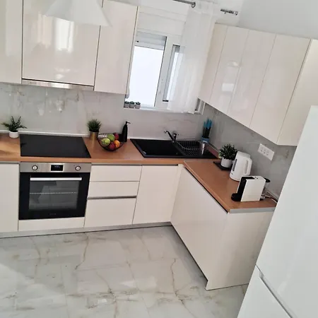 Rodini Ylia - Maisonette With Yard Appartement Rhodes City