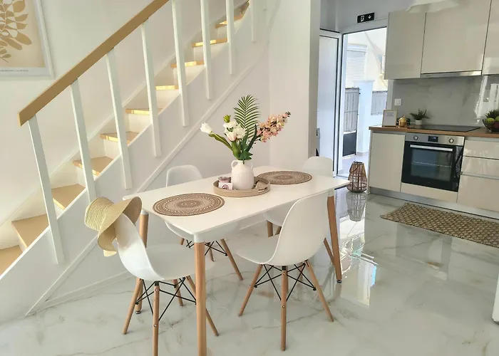 Rodini Ylia - Maisonette With Yard Apartment