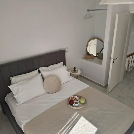 Rodini Ylia - Maisonette With Yard Appartement