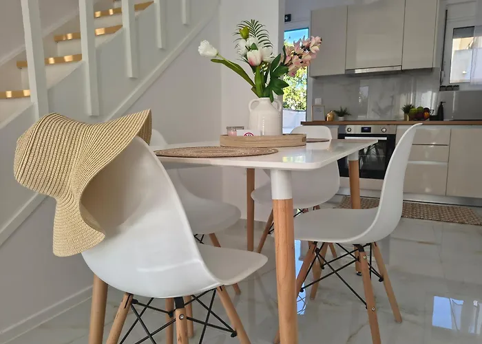 Rodini Ylia - Maisonette With Yard