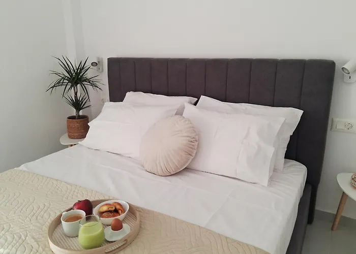 Rodini Ylia - Maisonette With Yard Appartement